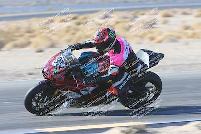 media/Jan-10-2025-CVMA Friday Practice (Fri) [[489e0da257]]/Group 4 and Trackday/Session 2 (Turn 4 Inside)/